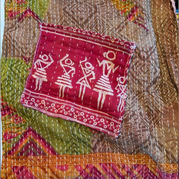 FLEETWOOD MAC BAND T Poncho Kantha Handmade One Of a Kind Upcycled Boho pockets - Picture 7 of 7